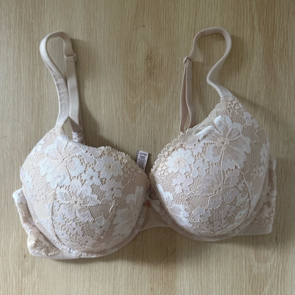 Elegant Lace Bra in Cream - Picture 3 of 8